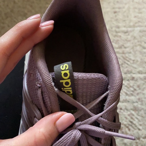 Women’s Adidas size 7 - Picture 4 of 5